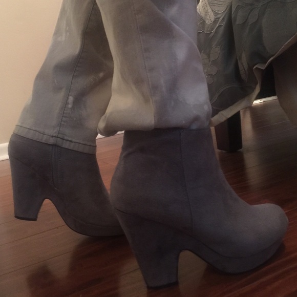 COPY - Suede Ankle Bootie(color grey) - Picture 1 of 3